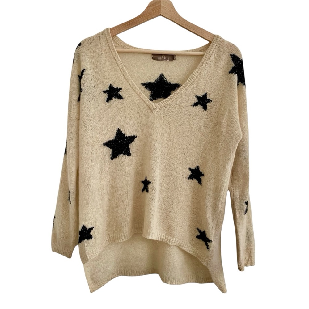 Brodie Cashmere Women’s Sweater V Neck Star XS S Soft Cozy Quiet Luxury Beige